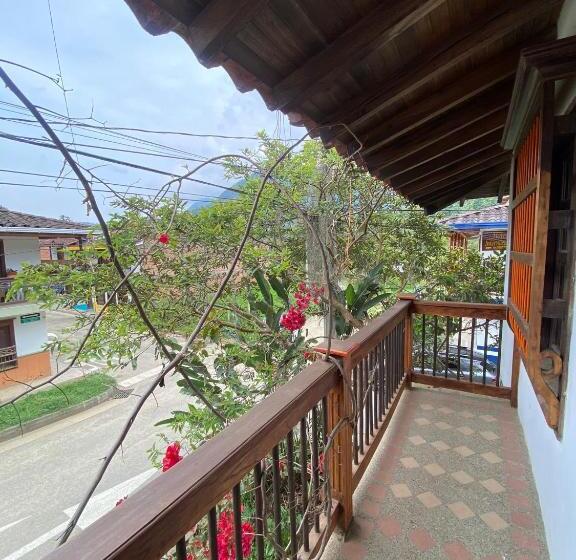 펜션 Hostal Cabecirrufa