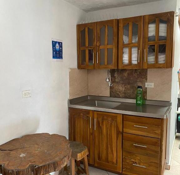 펜션 Hostal Cabecirrufa