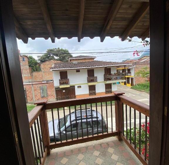 펜션 Hostal Cabecirrufa