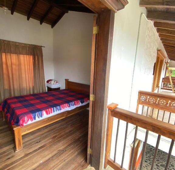 펜션 Hostal Cabecirrufa