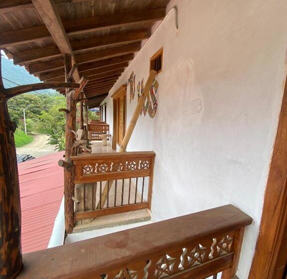 펜션 Hostal Cabecirrufa