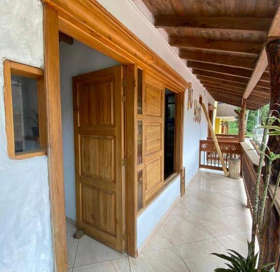 펜션 Hostal Cabecirrufa