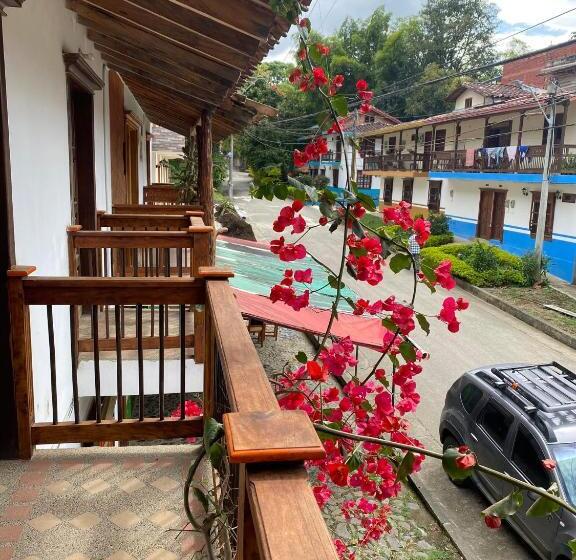 펜션 Hostal Cabecirrufa