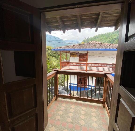 펜션 Hostal Cabecirrufa