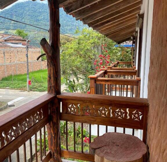 펜션 Hostal Cabecirrufa