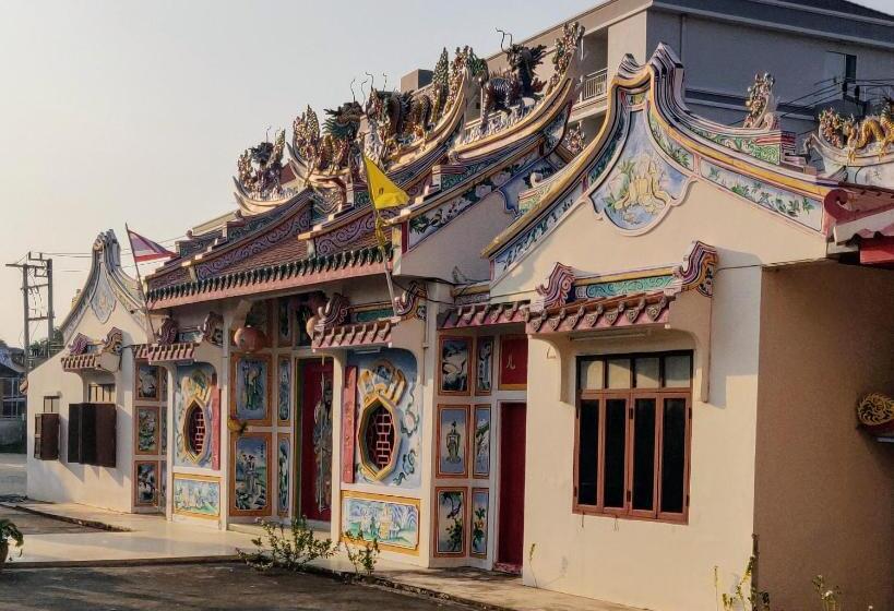 بنسيون Manu V House