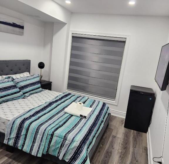 بنسيون New Modern Cozy Room In Innisfil
