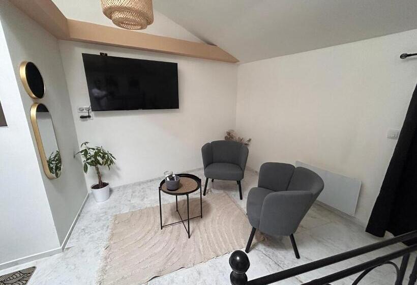 펜션 Spa Jacuzzi Moon White