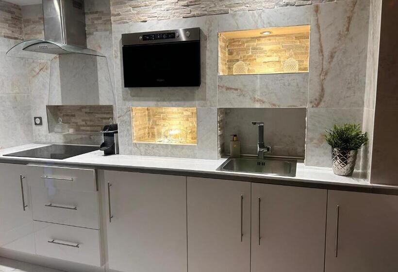 펜션 Spa Jacuzzi Moon White