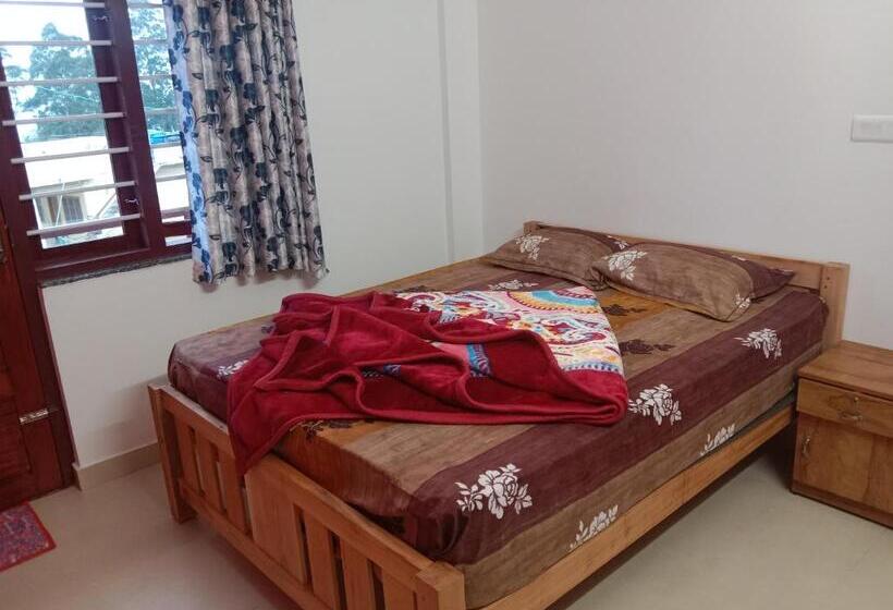 بنسيون Sri Lakshmi Homestay