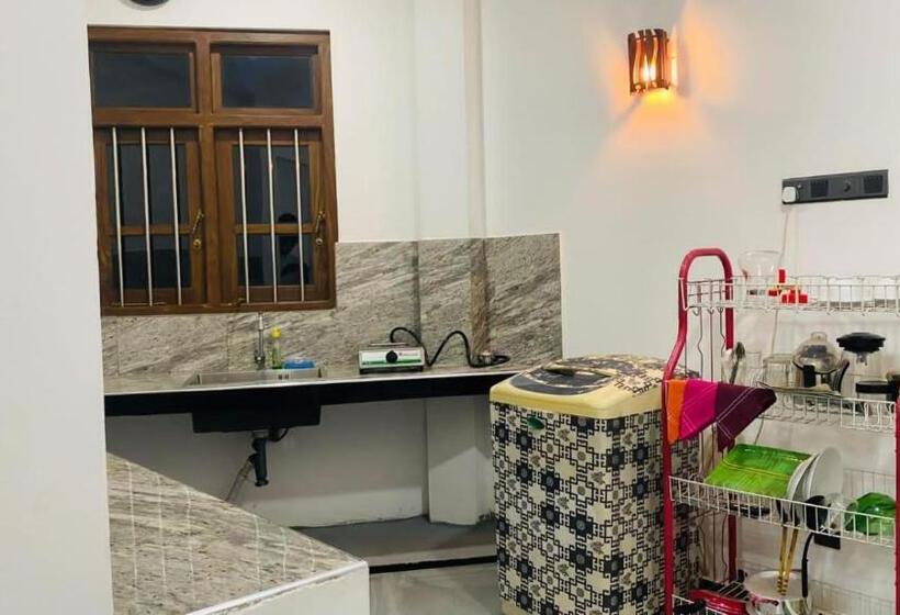 膳宿费 Surf Monkey Breeze