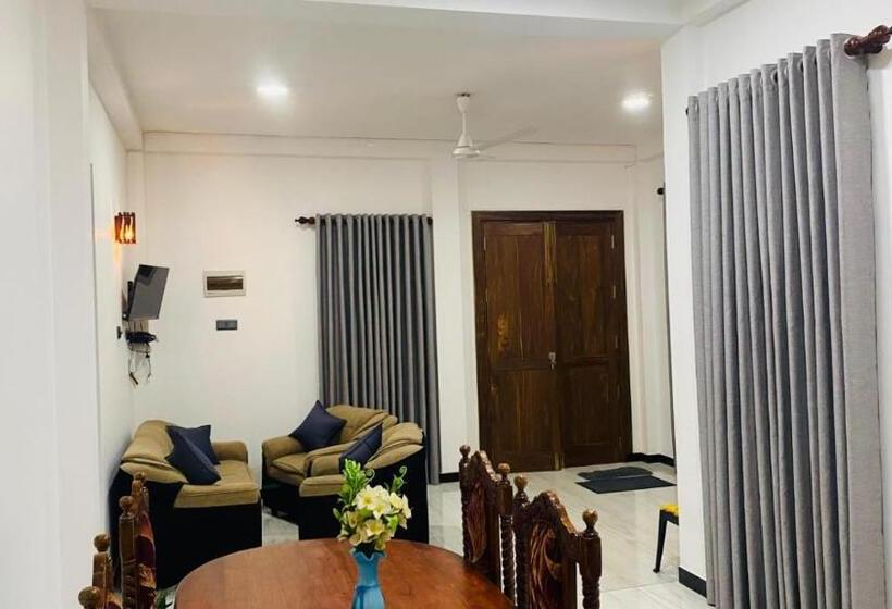 膳宿费 Surf Monkey Breeze