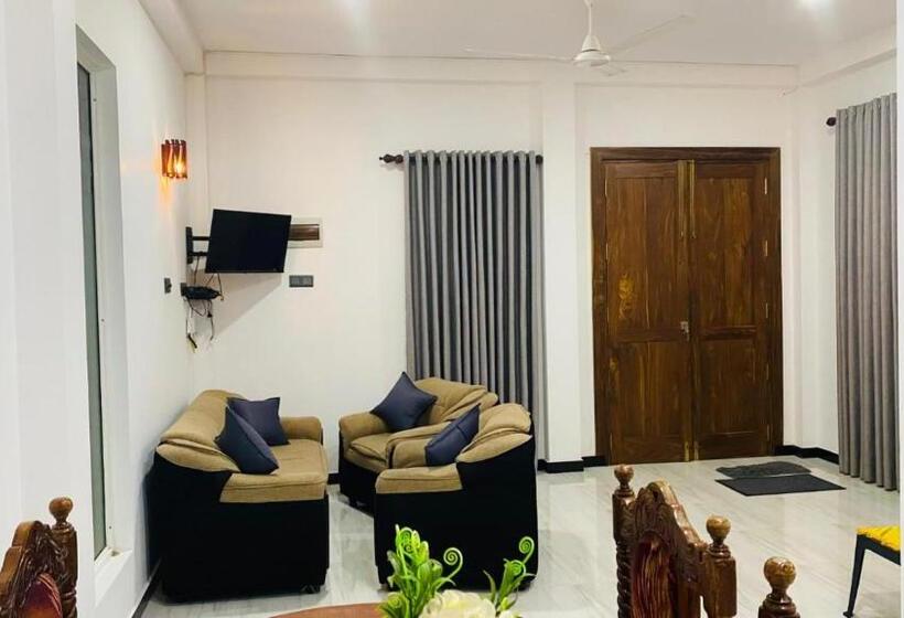 膳宿费 Surf Monkey Breeze