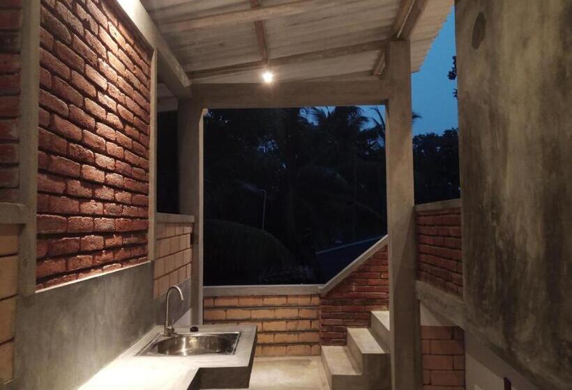 פנסיון The Brick Wonder