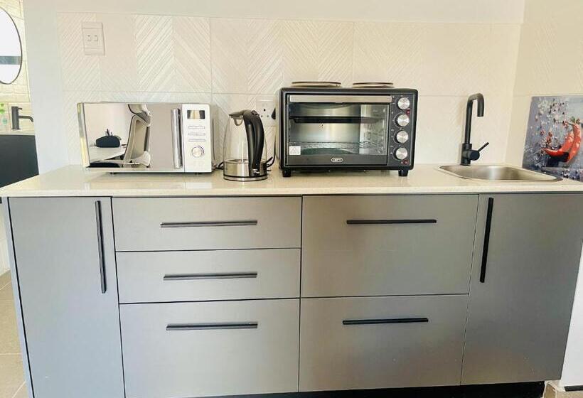 פנסיון Trendybliss Guest House