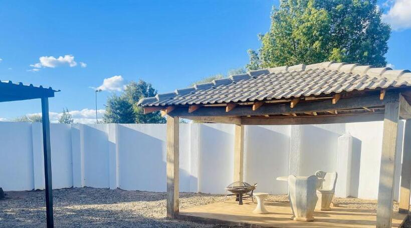 פנסיון Trendybliss Guest House