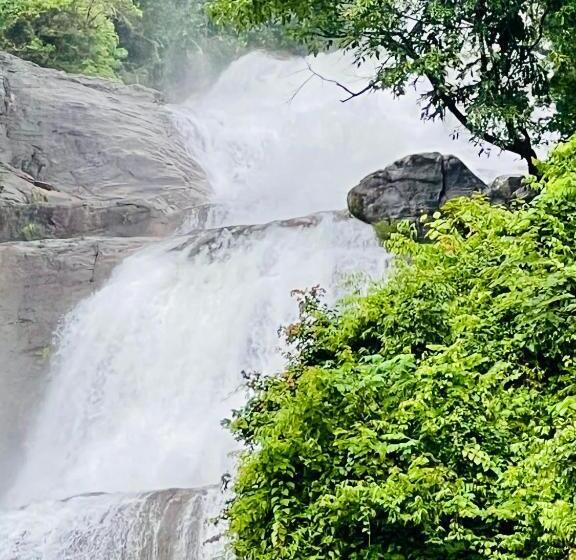 리조트 Nature Sanctuary Urumbi Hills