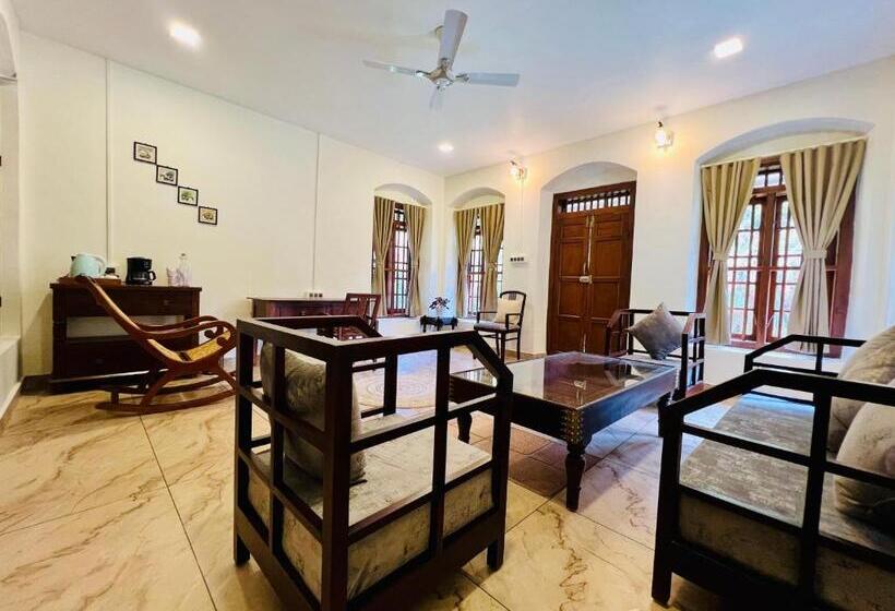 리조트 Nature Sanctuary Urumbi Hills