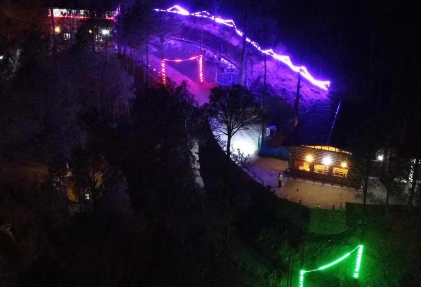 אתר נופש Shiv Forest Villas