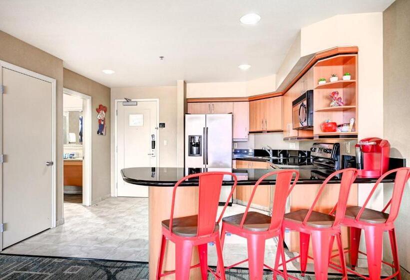 Sphere In Hd!   1br Private Retro Condo With Premium Views