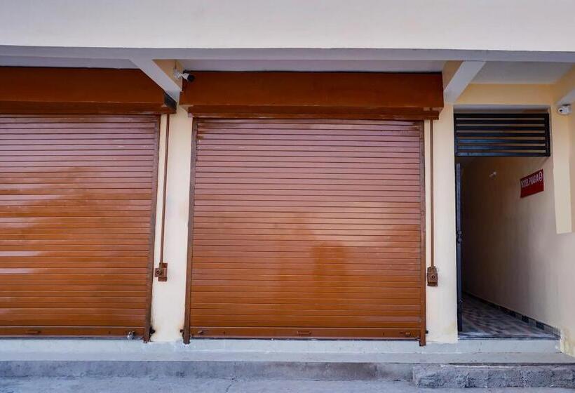 Spot On Hotel Pragya 5