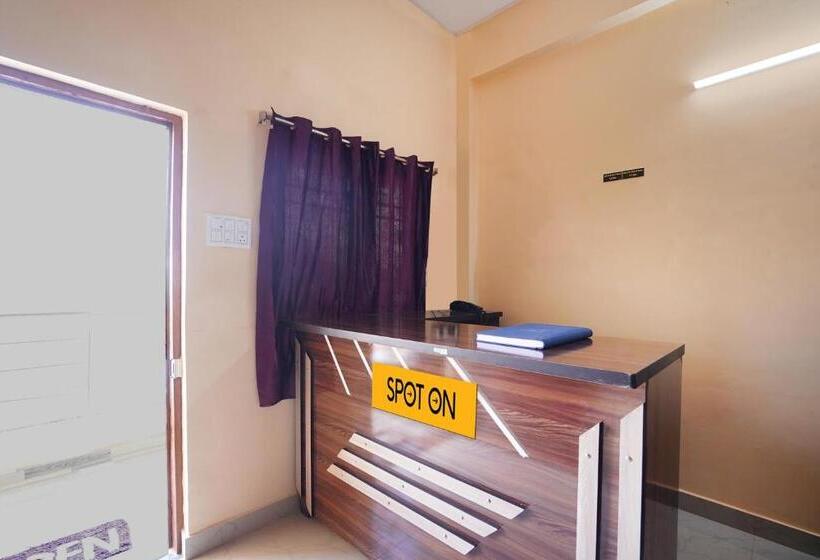 Spot On Hotel Pragya 5