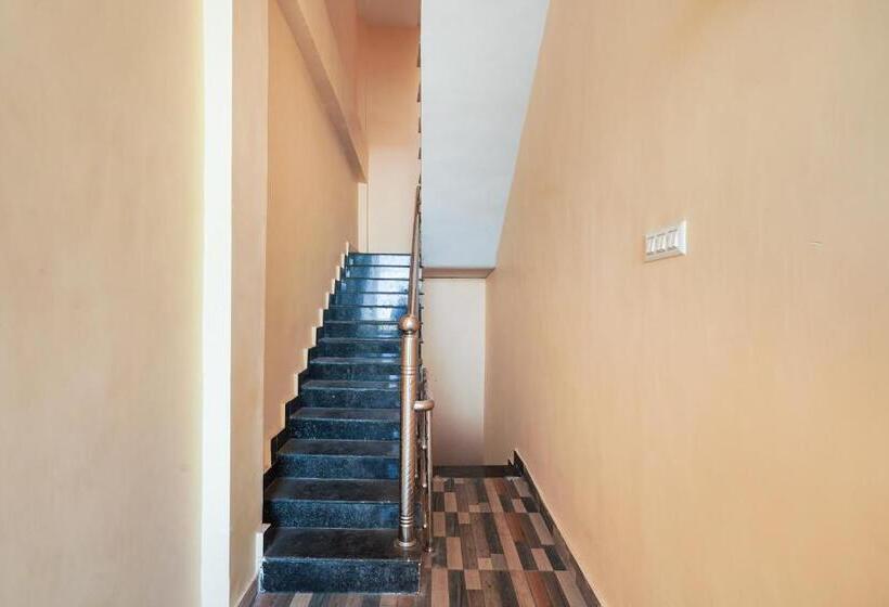 Spot On Hotel Pragya 5