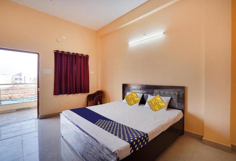 Spot On Hotel Pragya 5