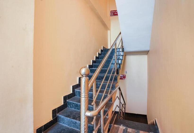 Spot On Hotel Pragya 5