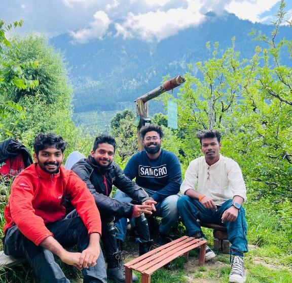 فندق صغير Aadams Heaven