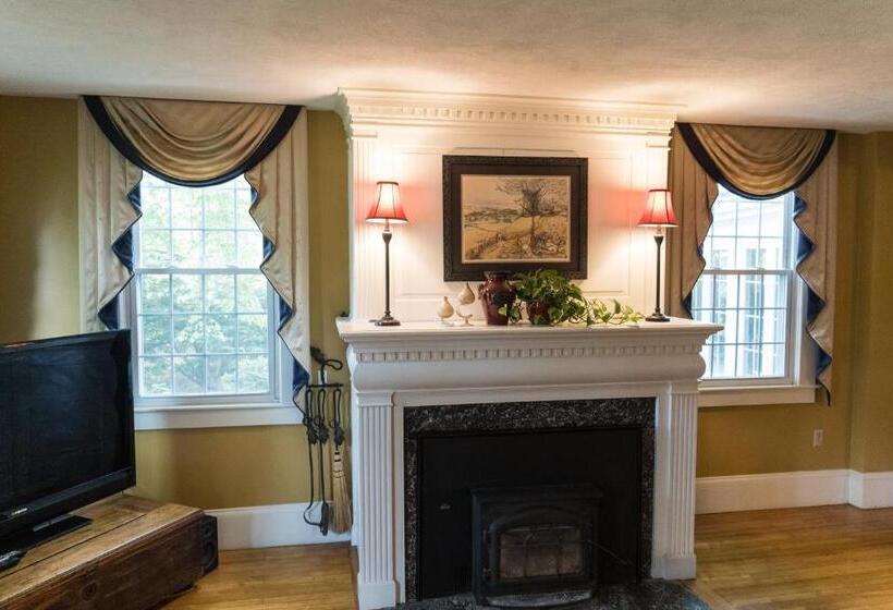 Antique1242 British Bed & Breakfast