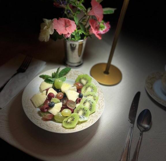 Antique1242 British Bed & Breakfast