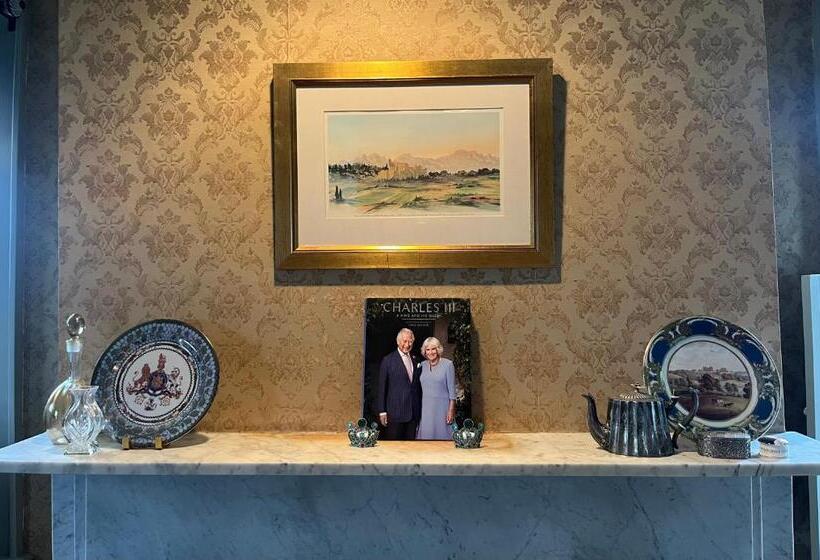 Antique1242 British Bed & Breakfast