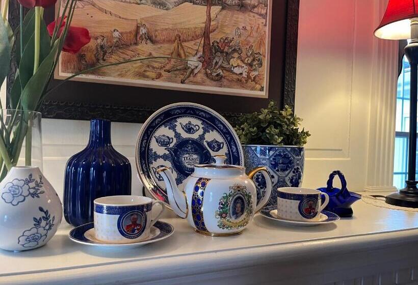 Antique1242 British Bed & Breakfast