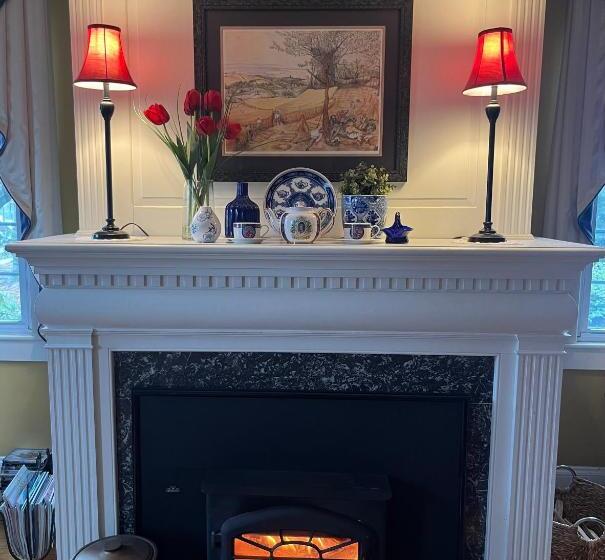 Antique1242 British Bed & Breakfast