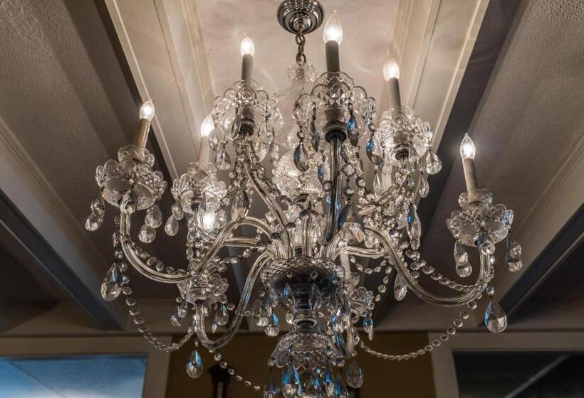 Antique1242 British Bed & Breakfast