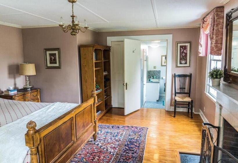 Antique1242 British Bed & Breakfast