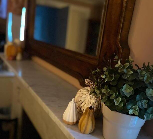 Antique1242 British Bed & Breakfast