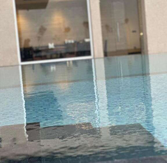 Baantalai Hotel And Resort