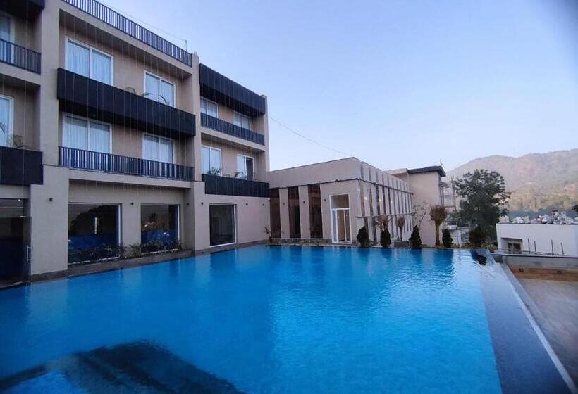 Baantalai Hotel And Resort