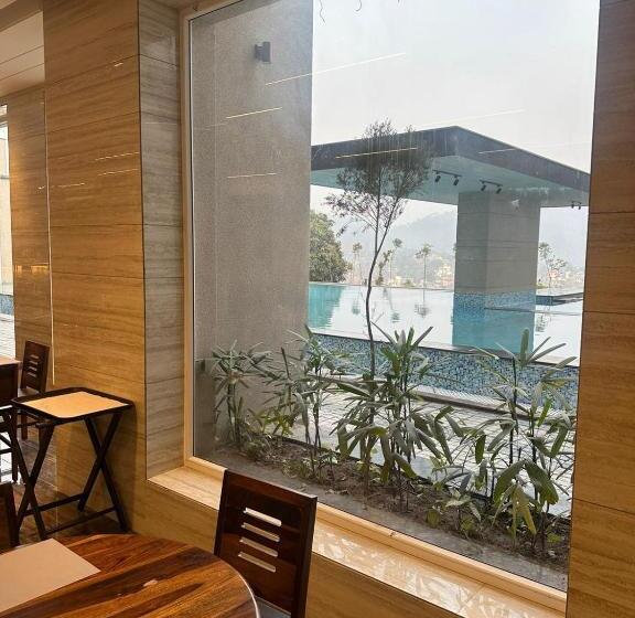 Baantalai Hotel And Resort