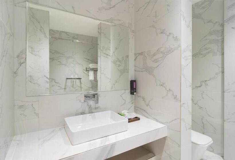 Baantalai Hotel And Resort