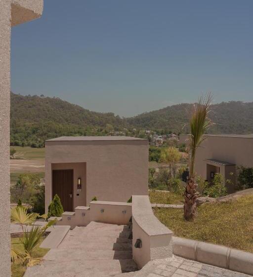 Baantalai Hotel And Resort