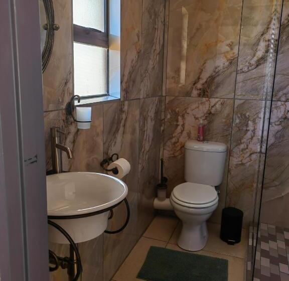 ベッドアンドブレックファースト Back Of The Moon Guesthouse