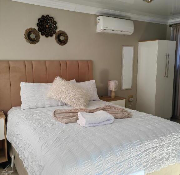 ベッドアンドブレックファースト Back Of The Moon Guesthouse