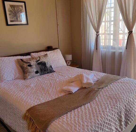 住宿加早餐  Back Of The Moon Guesthouse