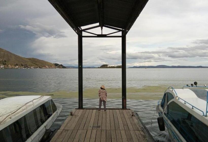Bed and Breakfast Sky Lodge Taquile