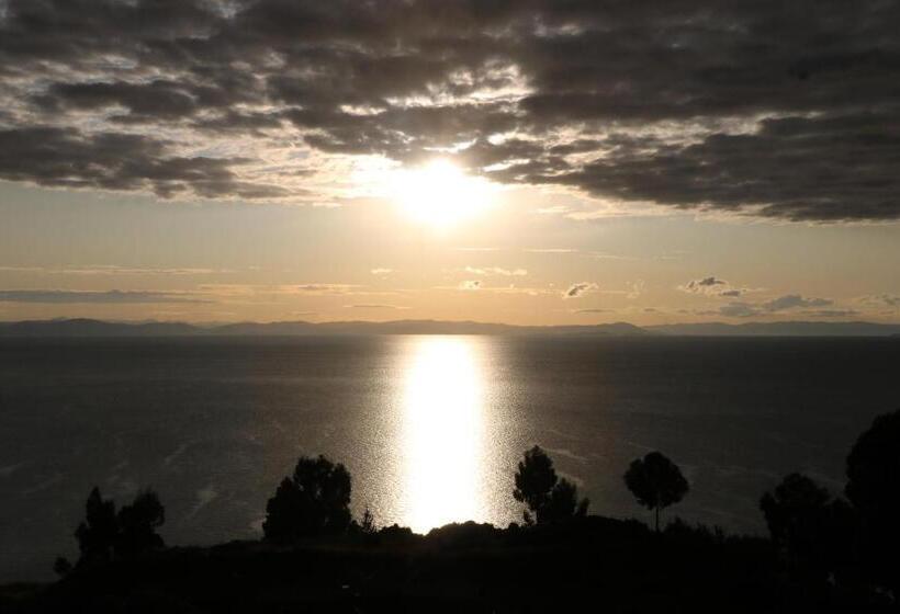 Bed and Breakfast Sky Lodge Taquile