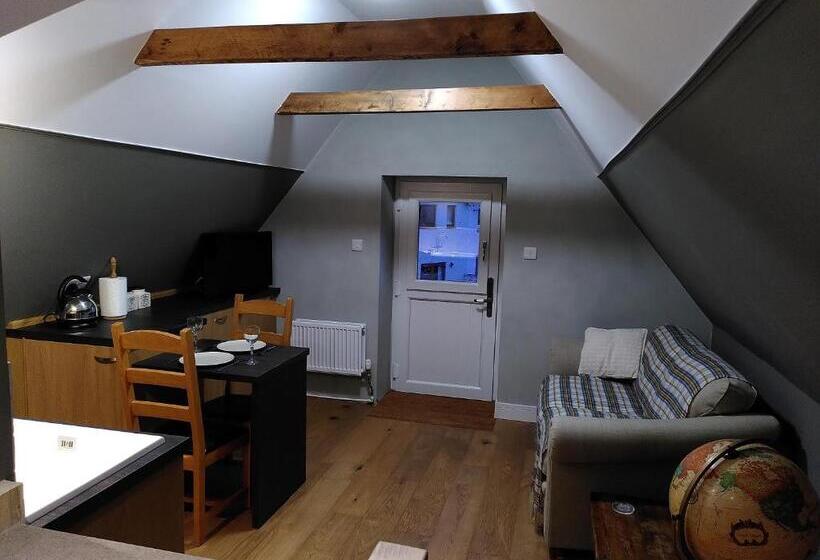 צימר Braemorriston Lodge