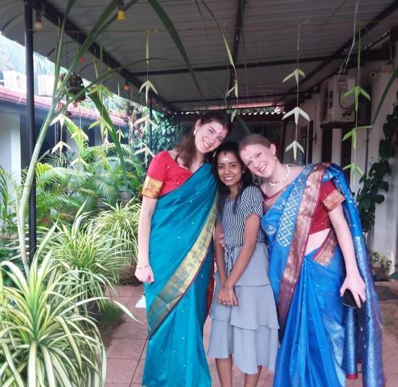 ベッドアンドブレックファースト Leona Guest Inn